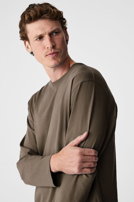 Camiseta de manga larga acanalada con cuello redondo - Image 3