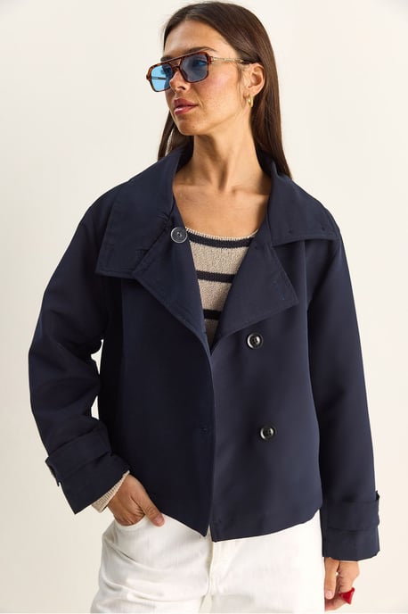 Gabardina corta con cuello mao - Image 2