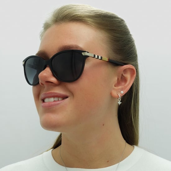 Gafas de sol Burberry Be4216 30018G Negras con detalles dorados Gris degradado - Image 5
