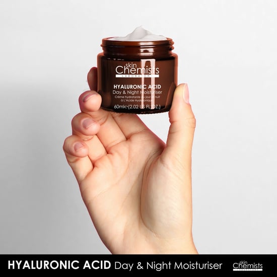 skinChemists Crema hidratante de día antiedad con ácido hialurónico 60 ml - Image 3