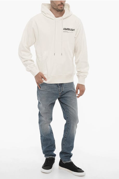 Sudadera con capucha de color liso con logotipo en contraste en blanco - Image 4