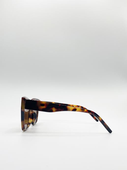 Tortoiseshell oversized cat eye sunglasses - Image 4