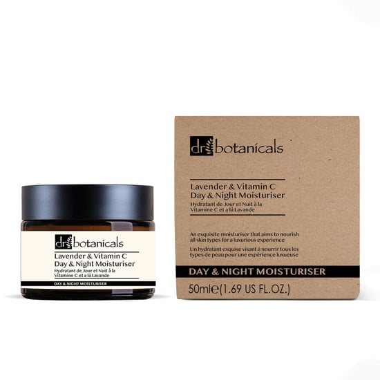 Dr. Botanicals Set que incluye exfoliante facial de árbol de té, crema hidratante antiedad de día y de noche y crema hidratante corporal. - Image 3