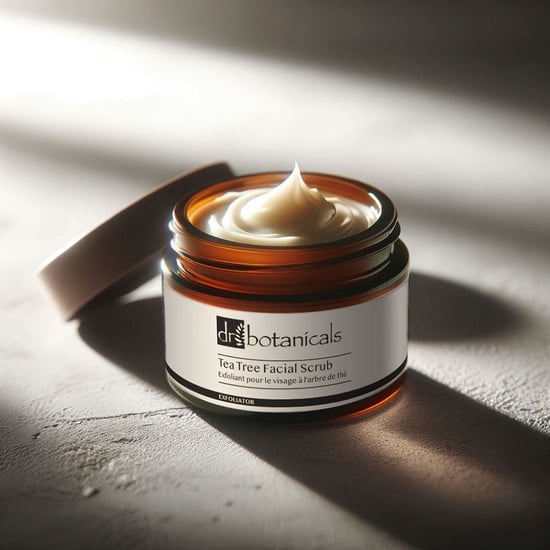 Dr. Botanicals Set que incluye exfoliante facial de árbol de té, crema hidratante antiedad de día y de noche y crema hidratante corporal. - Image 5