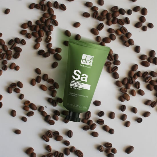 Dr. Botanicals Exfoliante antiedad con ácido salicílico, café, nuez y vitamina E, 30 ml. - Image 3