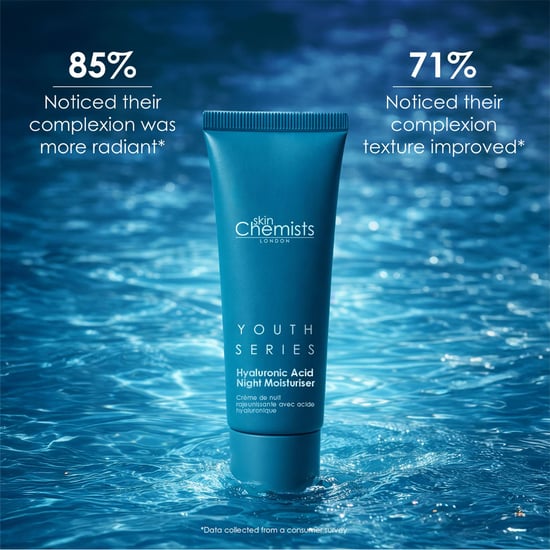skinChemists Crema hidratante de noche antiedad con ácido hialurónico al 1%, 50 ml. - Image 2