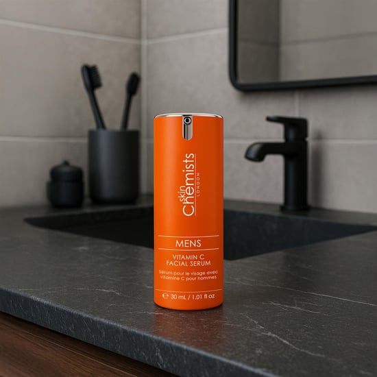 skinChemists Sérum facial antiedad con vitamina C para hombre, 30 ml. - Image 5
