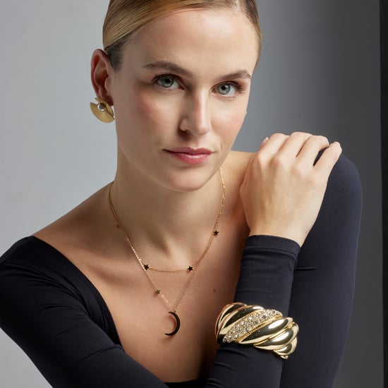 Pendientes Luxenter de Perla Blanca acabados en oro amarillo de 18K- Lessa - Image 2
