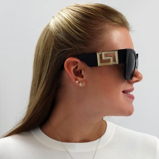 Gafas de sol cuadradas para mujer Versace en negro y gris oscuro - Image 5