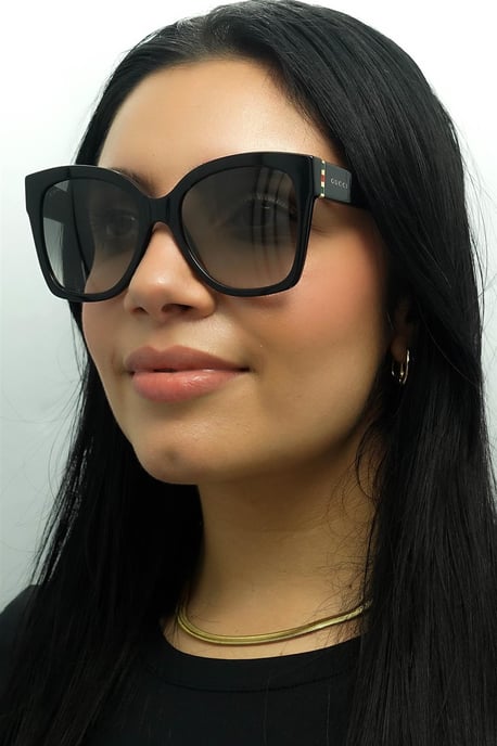 Gafas de sol Gucci Square para mujer en negro y gris degradado - Image 5