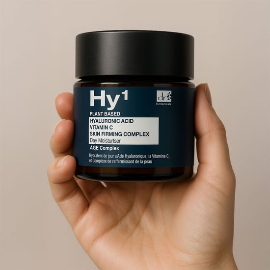 Dr. Botanicals Crema hidratante de día antiedad con ácido hialurónico al 1%, vitamina C al 1% y 60 ml. - Image 5
