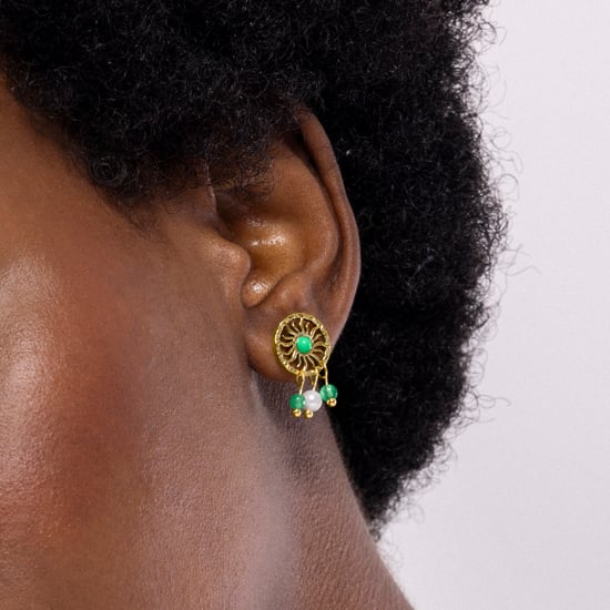 Pendientes Luxenter Besya acabados en oro amarillo 18k - Image 3
