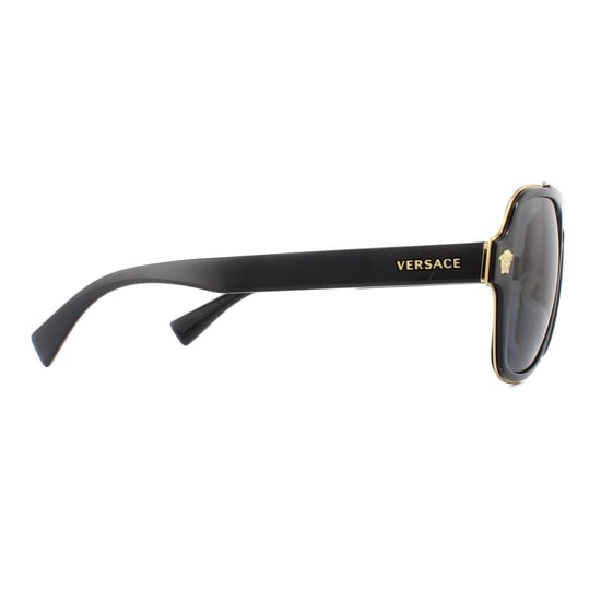 Gafas de sol polarizadas para hombre Aviador de Versace en negro y gris - Image 4