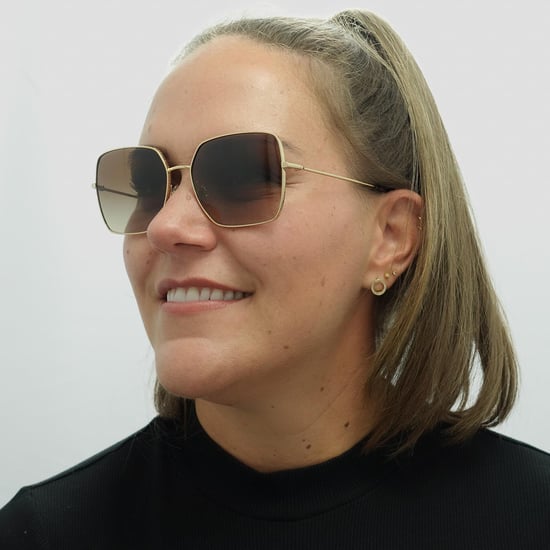 Gafas de sol cuadradas para mujer Dolce & Gabbana en dorado y marrón oscuro con degradado - Image 6
