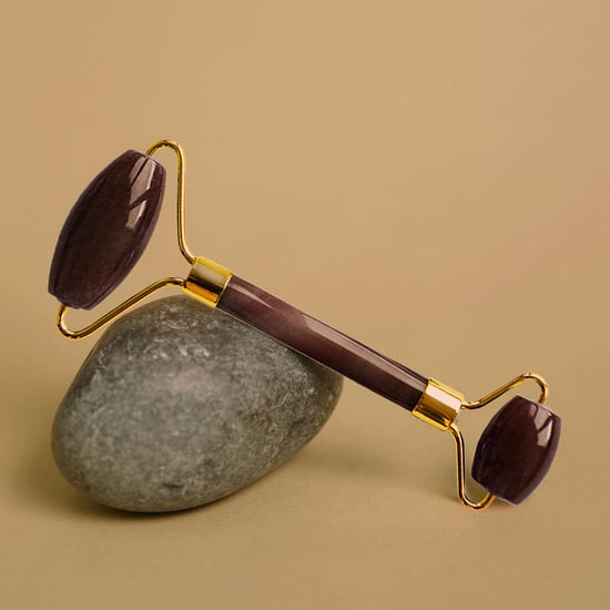 Dr. Botanicals Rodillo facial armonizador y equilibrante Tiger Eye (mango de metal dorado) - Image 5