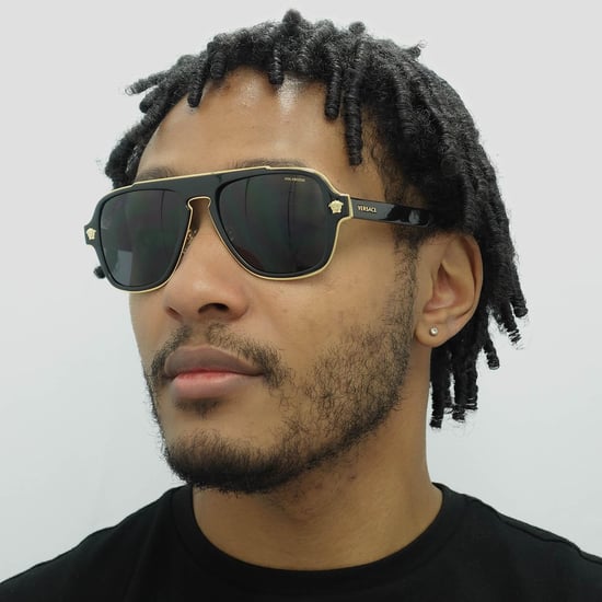 Gafas de sol polarizadas para hombre Aviador de Versace en negro y gris - Image 6