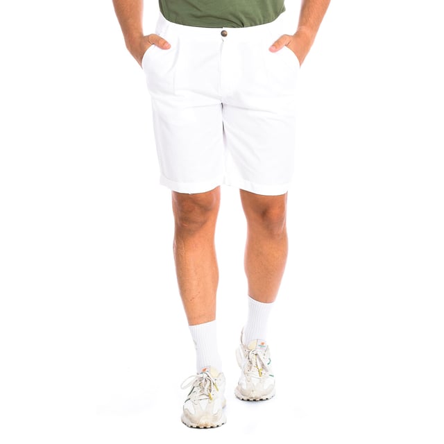 Combinar bermuda best sale blanca hombre