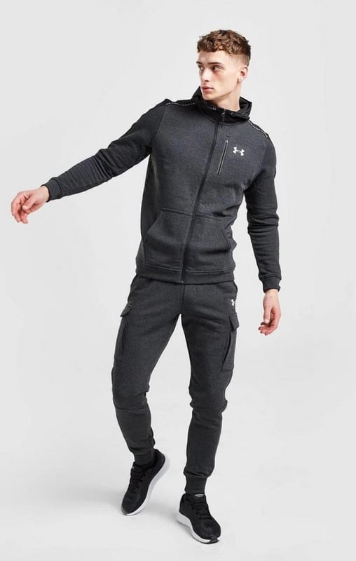 Under Armour arrasa con este chándal de hombre en oferta