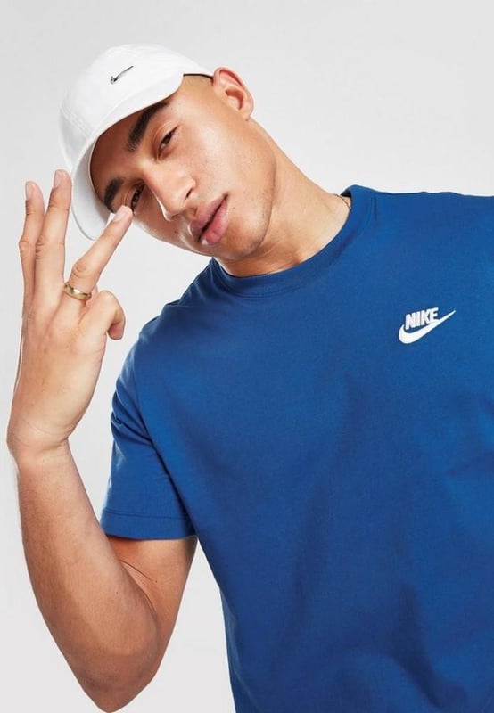 Camiseta nike club 2025